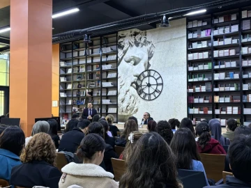 ADPU-da “İqlim dəyişmələrinin azaldılmasına xidmət edən EKOetik davranışlar” mövzusunda görüş keçirilib