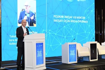 Devid Qodfrey: Biz başqalarını müşahidə edərək öyrənirik