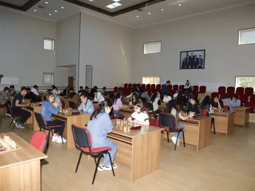 Naxçıvan komandası “Zəkaların mübarizəsi” olimpiadasının finalına çıxıb