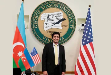 Tələbə kimi getdiyi Çikaqo Universitetindən müəllimlik təklifi aldı