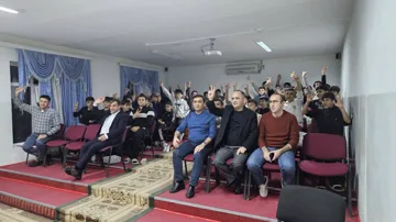Təhsil idarəsinin nümayəndələri "Qarabağ"ın oyununu şagirdlərlə birgə izləyiblər