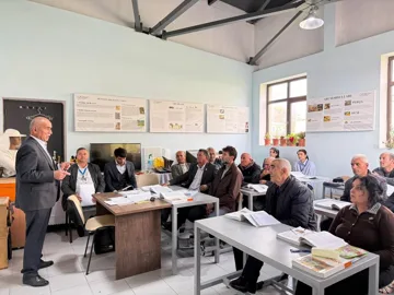 Qəbələ Dövlət Peşə Təhsil Mərkəzində arıçılıq üzrə "açıq dərs" keçirilib
