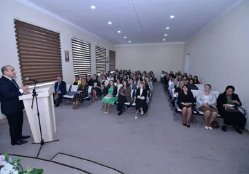 Paytaxtın ümumi təhsil müəssisələrinin rəhbərləri ilə görüşlər keçirilib