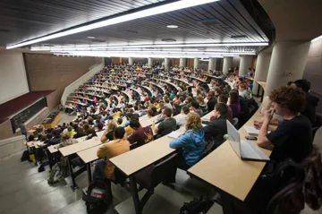Universitetlərin inkişaf yolu: Rəqəmlərdən keyfiyyətə doğru