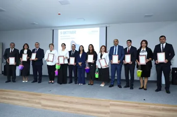 Bakıda bir qrup müəllim təltif edilib