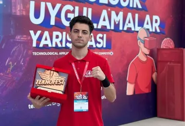 UNEC tələbəsi “TEKNOFEST–2025”də mükafat qazanıb