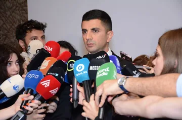 Eşqi Bağırov: “Şagirdlərin tədris zamanı telefonlardan istifadəsi yolverilməzdir”