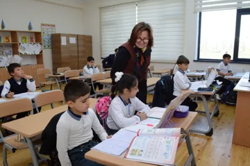 MÜTDA-nın direktor müavini bir sıra təhsil müəssisələrində olub