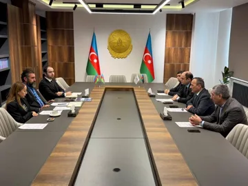 AzMİU ilə AGTL arasında strateji tərəfdaşlıq müzakirə edilib