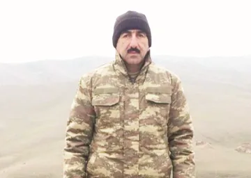 Şagirdləri ilə çiyin-çiyinə döyüşən müəllim