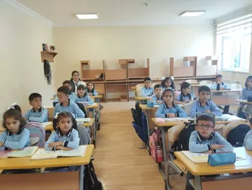 “Məktəbə gəlməkdən imtina edən şagirdlər indi dərslərdə həvəslə iştirak edirlər”