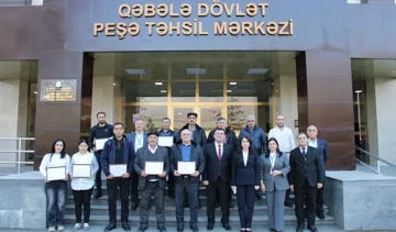 “Arıçılıq” təlimlərini uğurla bitirən müdavimlərə sertifikatlar təqdim edilib