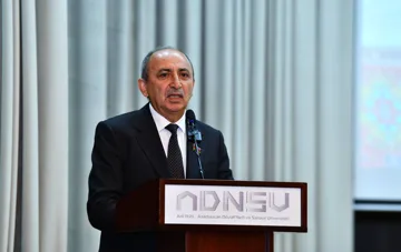 Əziz Ələkbərli: “Qayıdış ideyasına görə təhsil müəssisələrinin də üzərinə böyük vəzifə düşür”