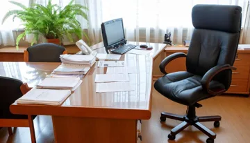 Müəllimləri təhqir edən məktəb direktoru işdən çıxarılıb