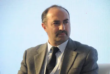 “Müəllimlərin qiymətləndirmə materiallarını bölüşmələrini dəstəkləmirəm” – Dərslik müəllifi