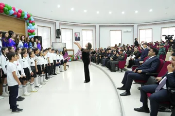 Səhnəyə çıxarmağa qorxduğu mahnı ona böyük uğur gətirdi - Müəllimin bəstəkarlıq məharəti