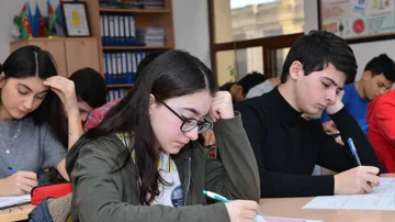 Fənn müsabiqələri və Lütfi Zadə olimpiadasının buraxılış vərəqələri verilir