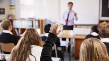 Universitetlər təhsil haqlarını artırıbmı? – SORĞU