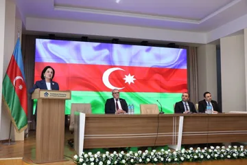 AzMİU-nun rektoru yüksək nəticə göstərən tələbələrlə görüşüb