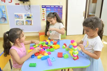 Övladını bağçaya qoymaq istəyənlərin NƏZƏRİNƏ!