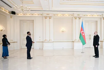 Prezident İlham Əliyev Somalinin Azərbaycanda yeni təyin olunmuş səfirini qəbul edib