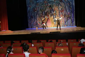Gəncədə “Məktəblilər üçün teatr pedaqogikası” layihəsinə start verilib