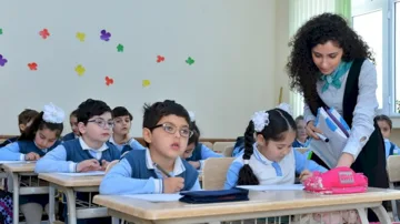 Məktəbdə özünü dəyərli hiss edən müəllim şəxsi gərginliyini sinfə gətirmir