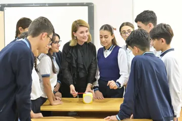 Azərbaycanda müəllimlərin 78%-i qadındır